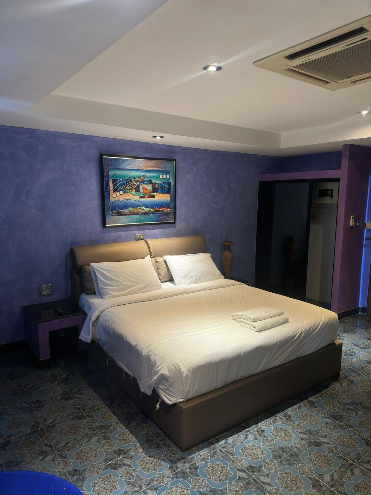 Koenig Hotel Pattaya Near Walking Street Esterno foto