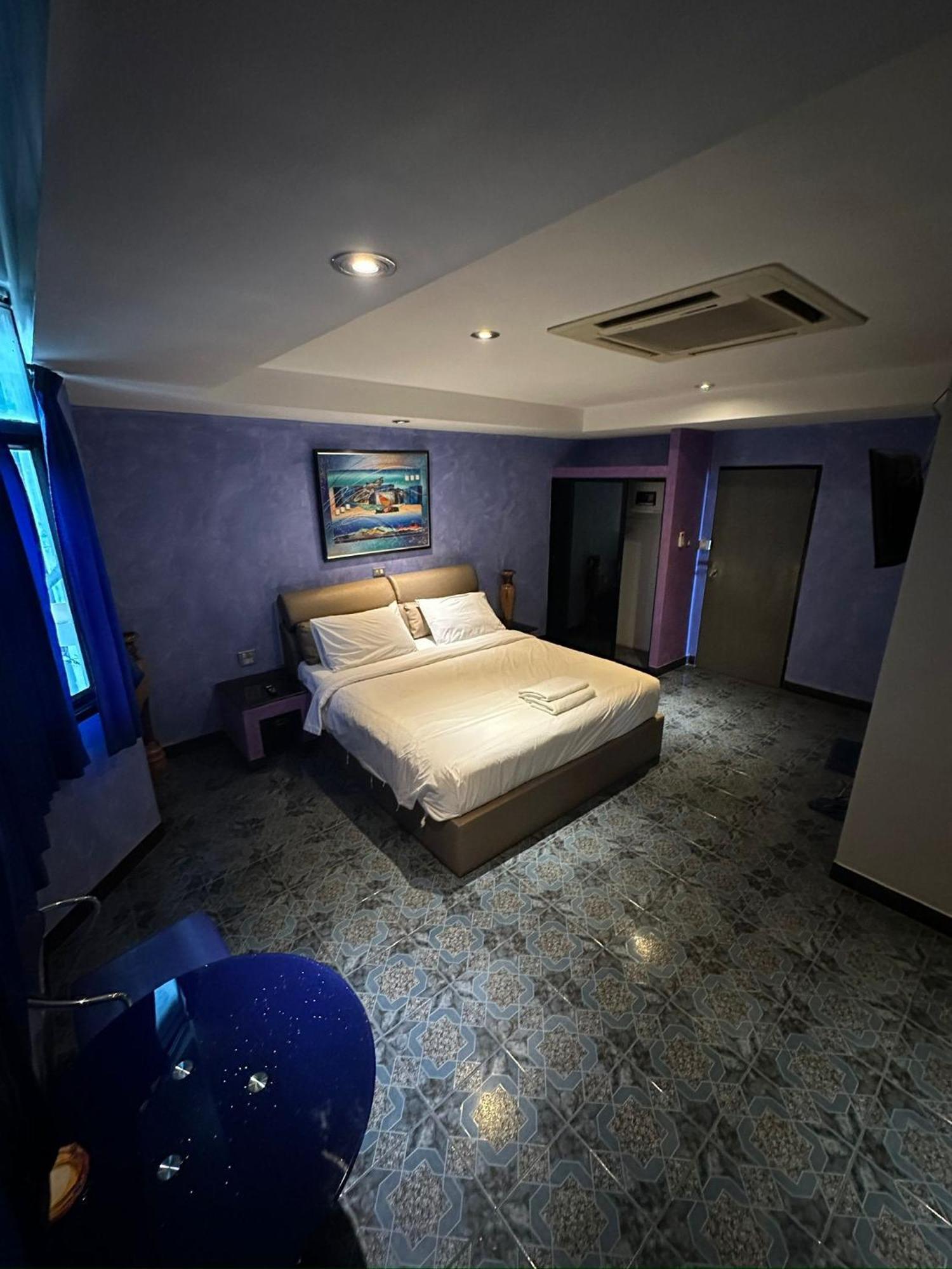 Koenig Hotel Pattaya Near Walking Street Esterno foto