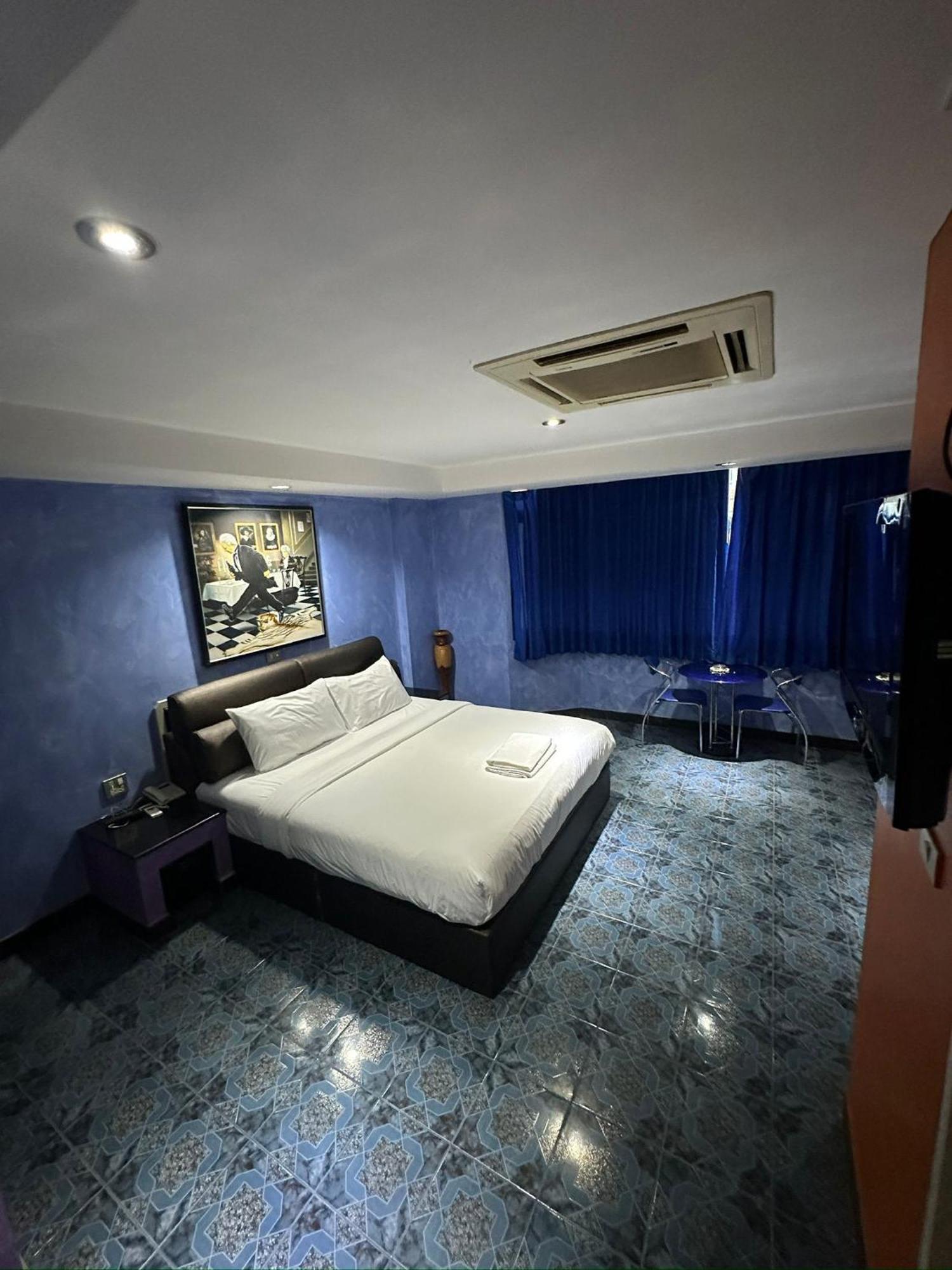 Koenig Hotel Pattaya Near Walking Street Esterno foto